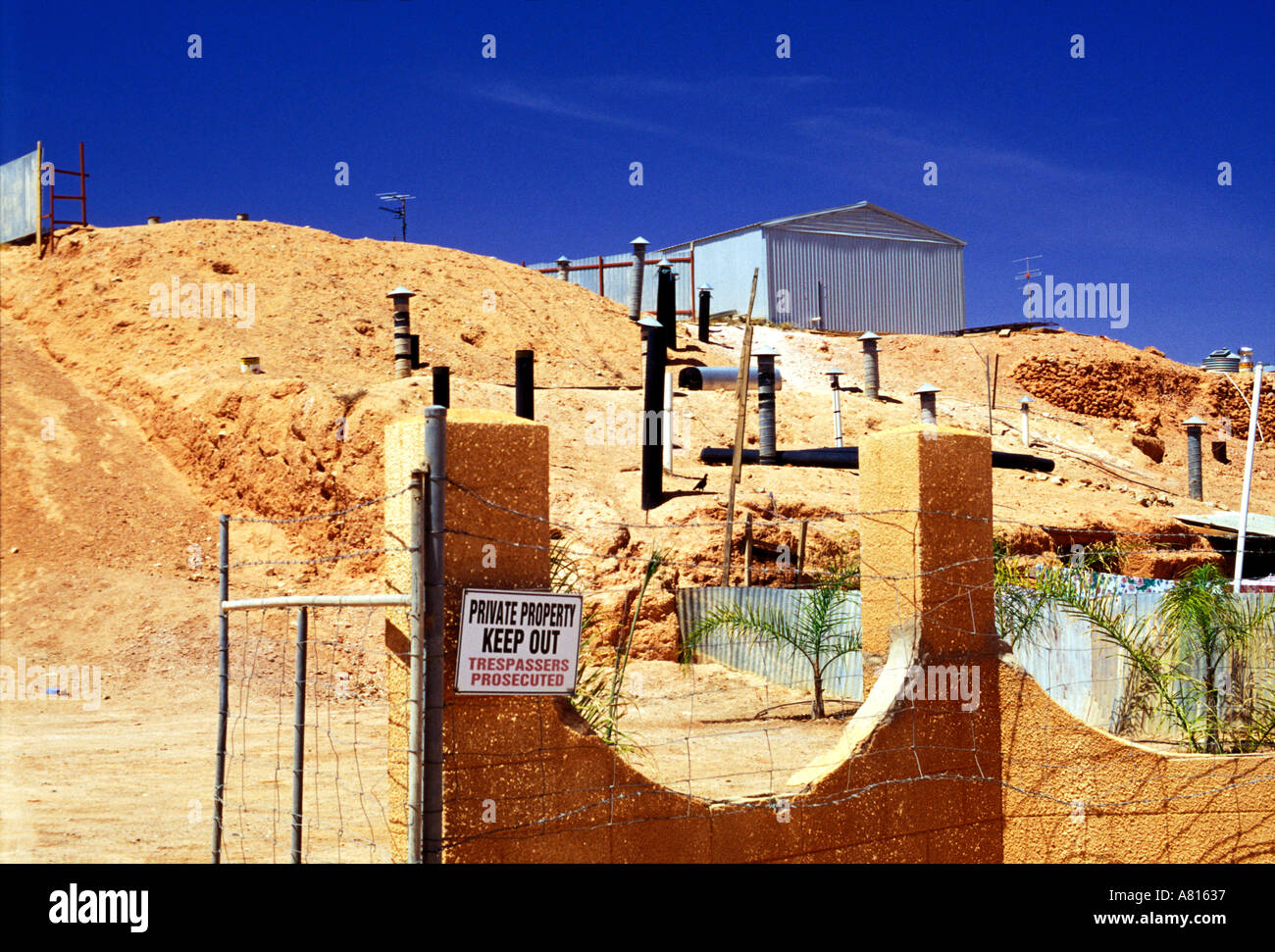 Underground Homes Coober Pedy Australia Stock Photo 529975 Alamy