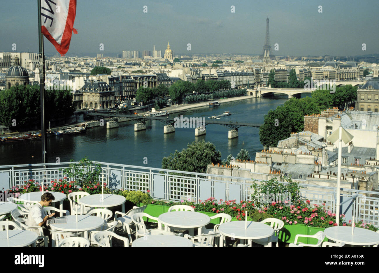 La Samaritaine large department store in Paris, France Stock Photo - Alamy