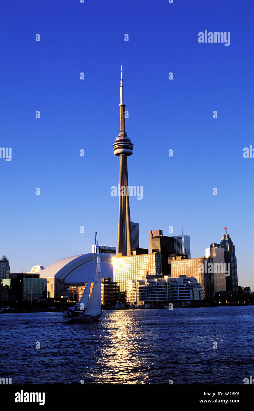 Downtown toronto cn tower hi-res stock photography and images - Alamy