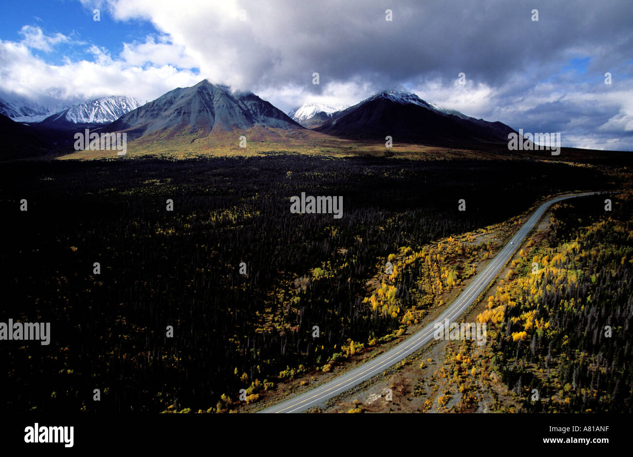 Canada, Yukon, the Haines Road borders Kluane National Park, land of