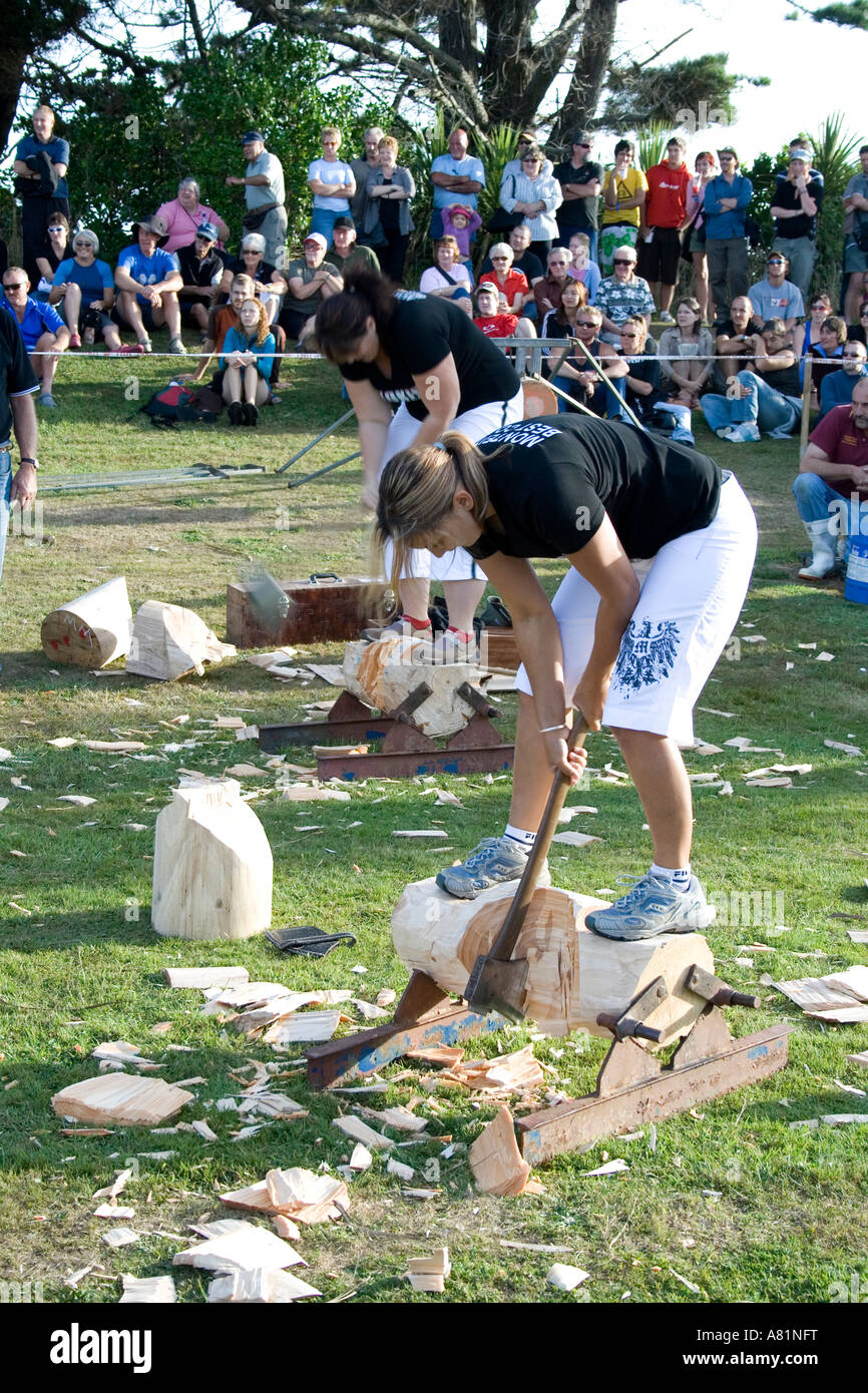 Wood chopping competition hires stock photography and images Alamy