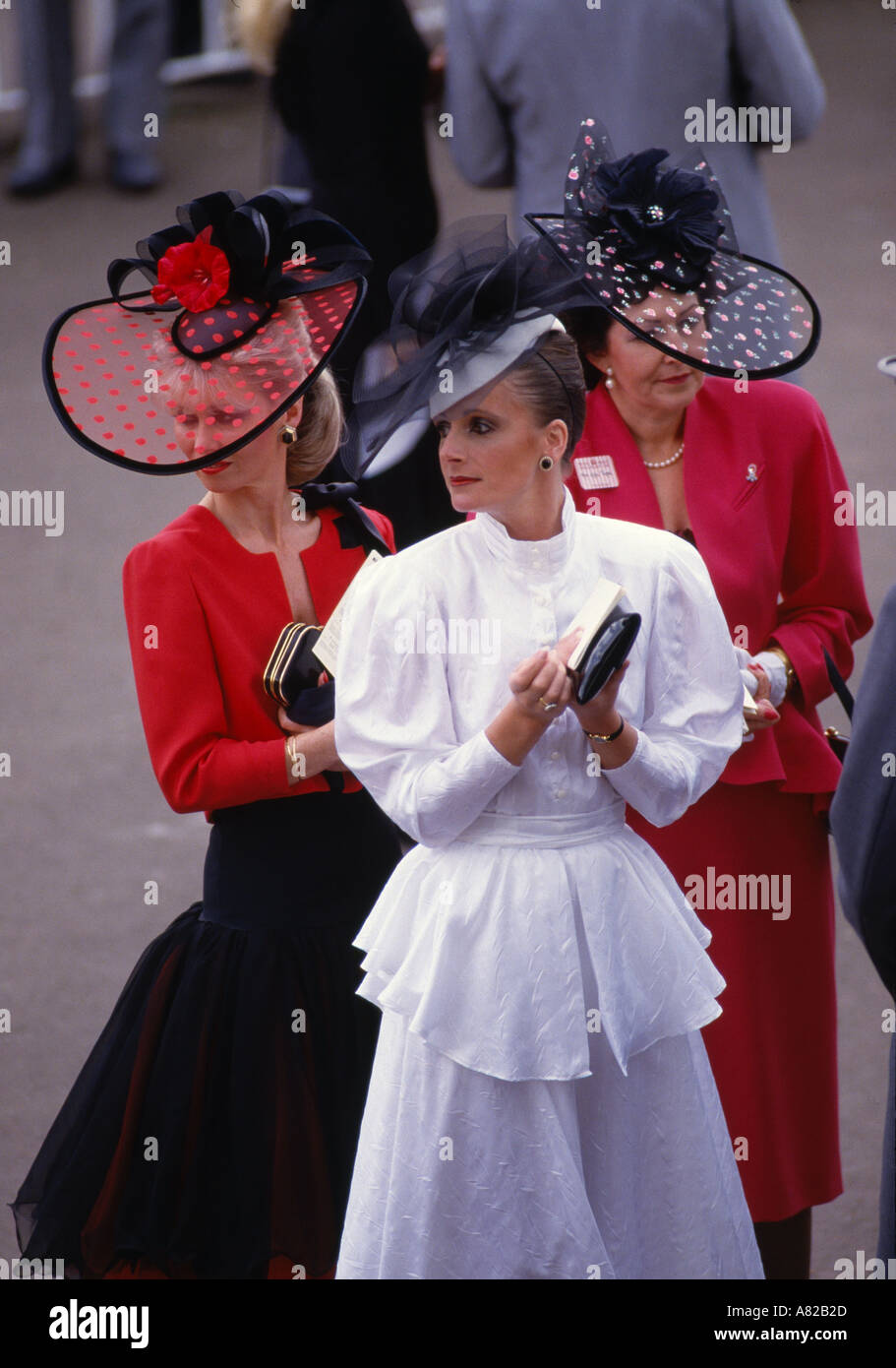 Fashion ascot hi-res stock photography and images - Alamy