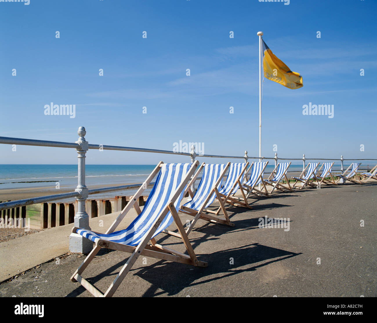 Empty deck chairs hi-res stock photography and images - Alamy