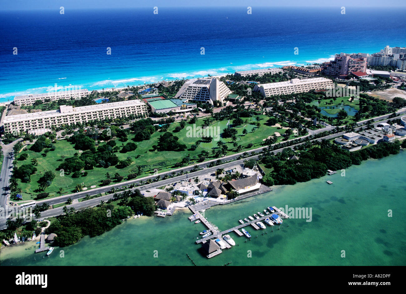 Mexico, Quintana Roo State, Riviera Maya, Cancun, Hôtel Melia (aerial view) Stock Photo
