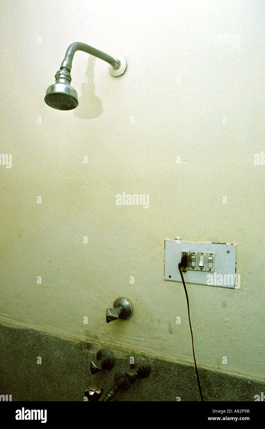 Pakistan South Punjab Bahawalpur dangerous Shower head dripping water