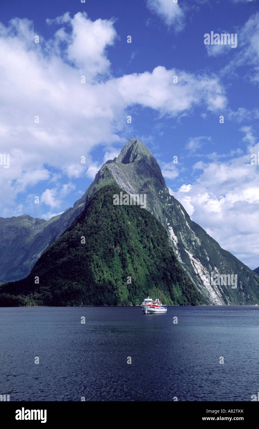 New Zealand Milford Sounds Mitre peak Fjord toruist boat Stock Photo