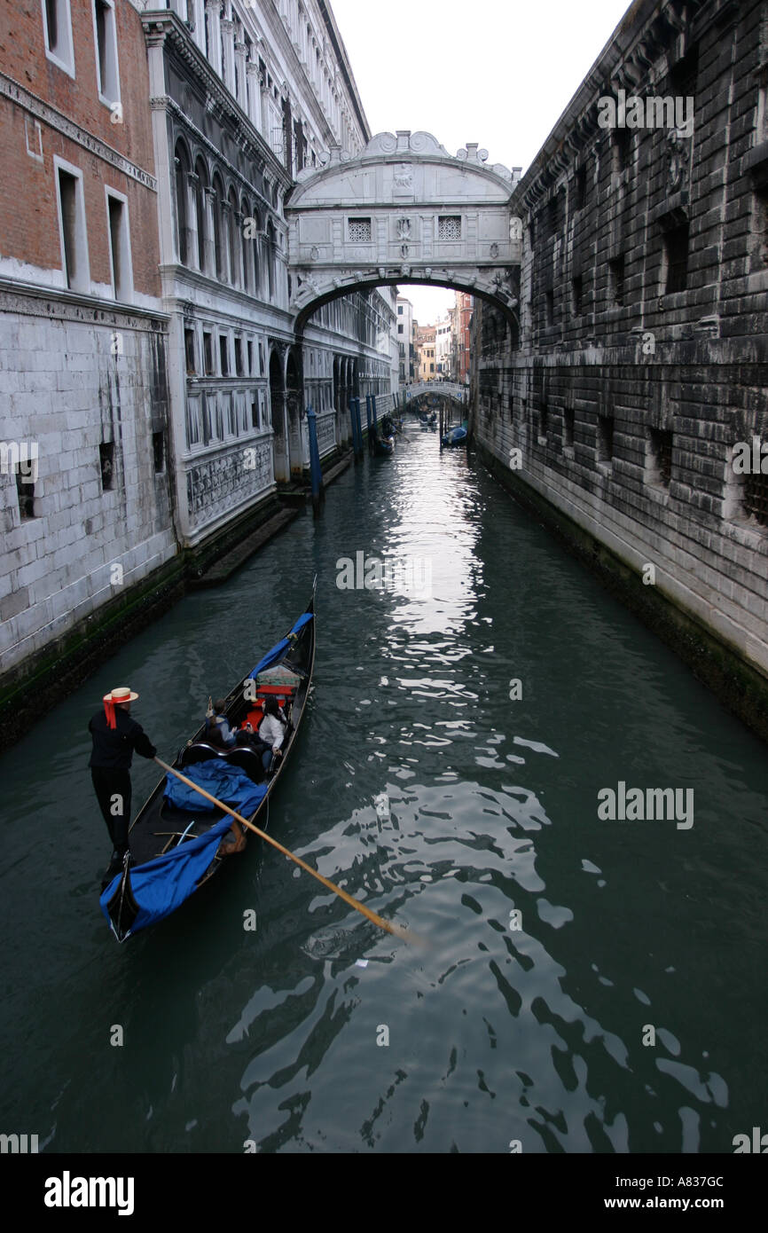 Venice gondala canal sunset hi-res stock photography and images - Alamy