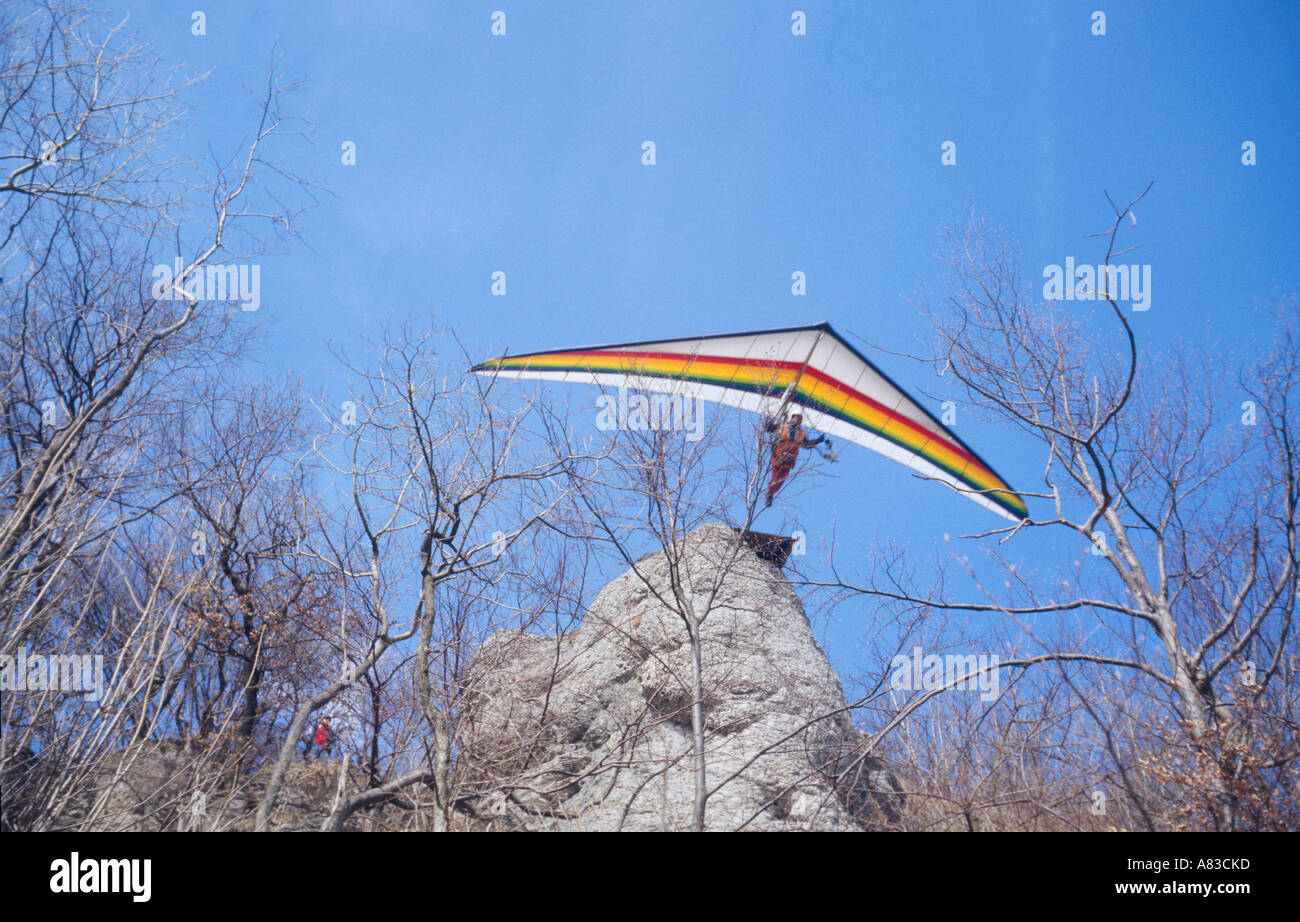 Hang gliding from a cliff hires stock photography and images Alamy