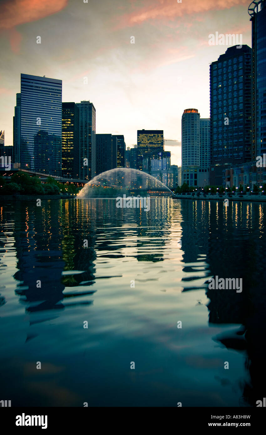 Chicago river water hi-res stock photography and images - Alamy