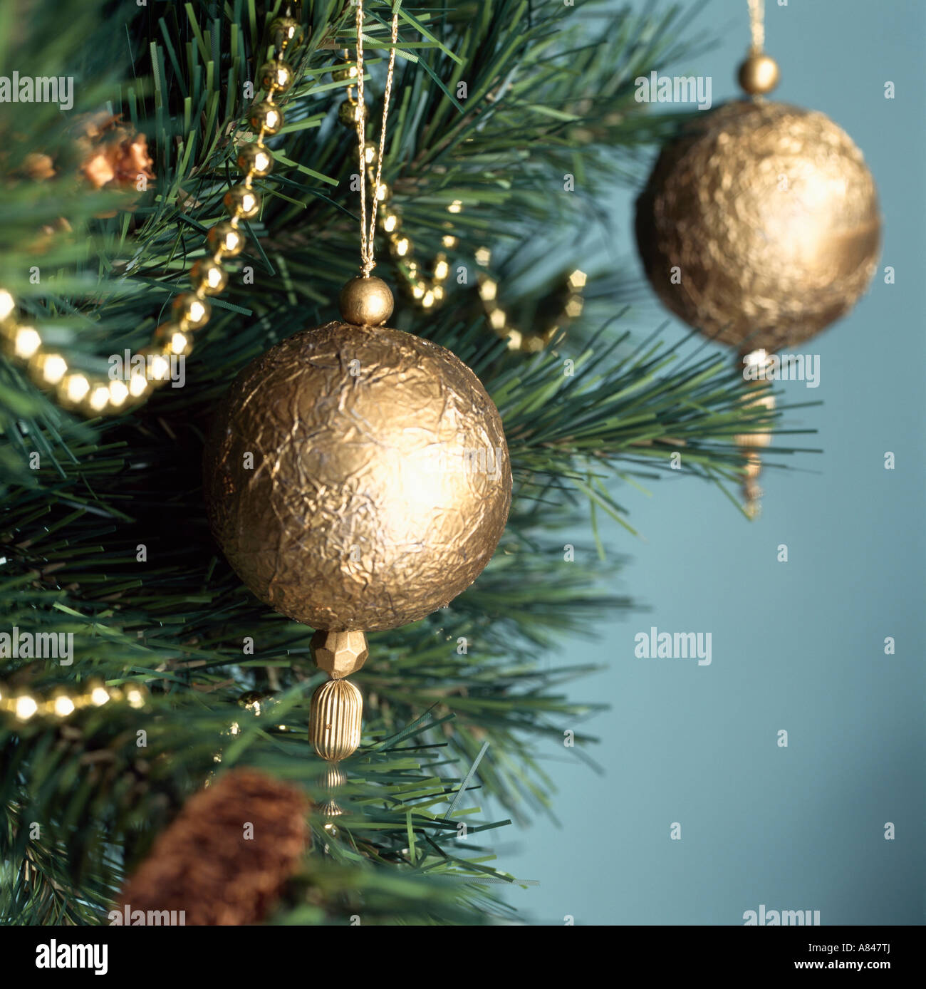 bead chain christmas