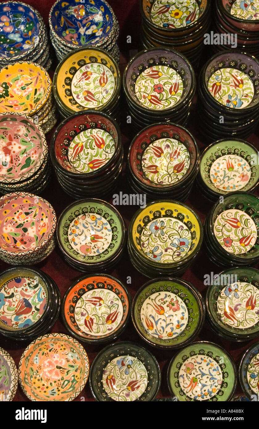 Colourful pottery at the Grand Bazzar Istanbul Stock Photo - Alamy