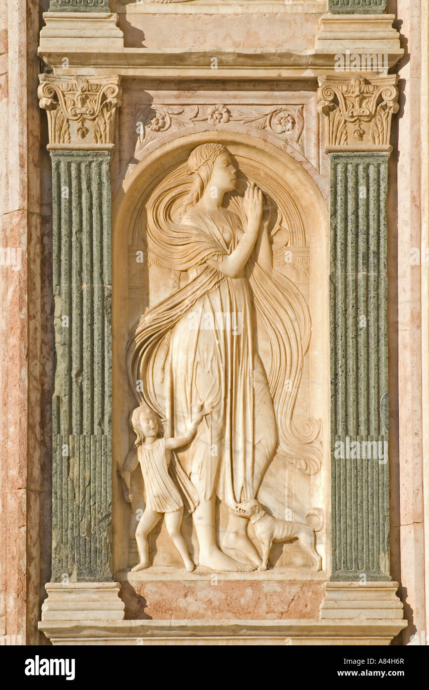Perugia, Umbria, Italy. Oratorio di San Bernadino in Piazza San Francesco.  Detail on facade Stock Photo - Alamy, image size:865x1390