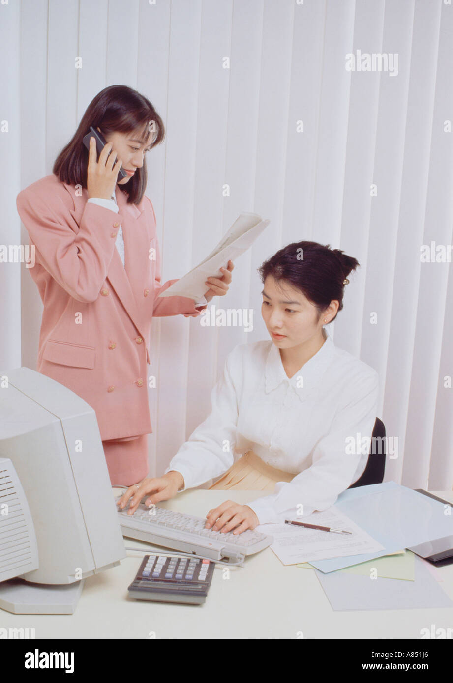 Young japanese women hi-res stock photography and images - Alamy