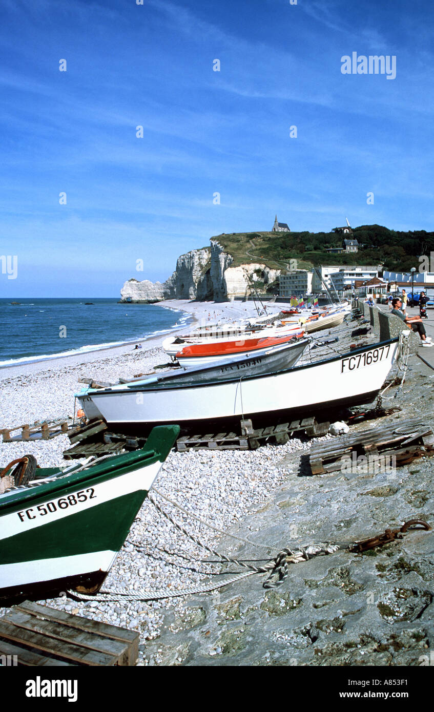 Fishing boats at the beach of etretat hi-res stock photography and ...