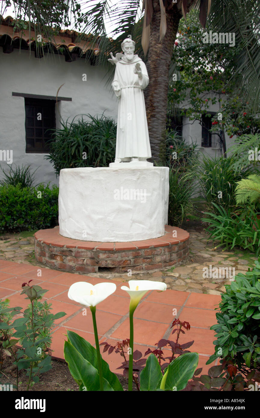 Statues of saints in the interior courtyard of the Mission Basilica San