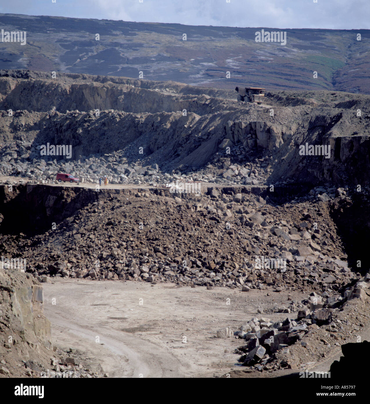 Explosion quarry hi-res stock photography and images - Alamy