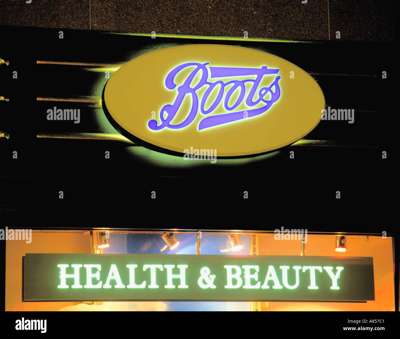 Name brand cosmetics hi-res stock photography and images - Alamy