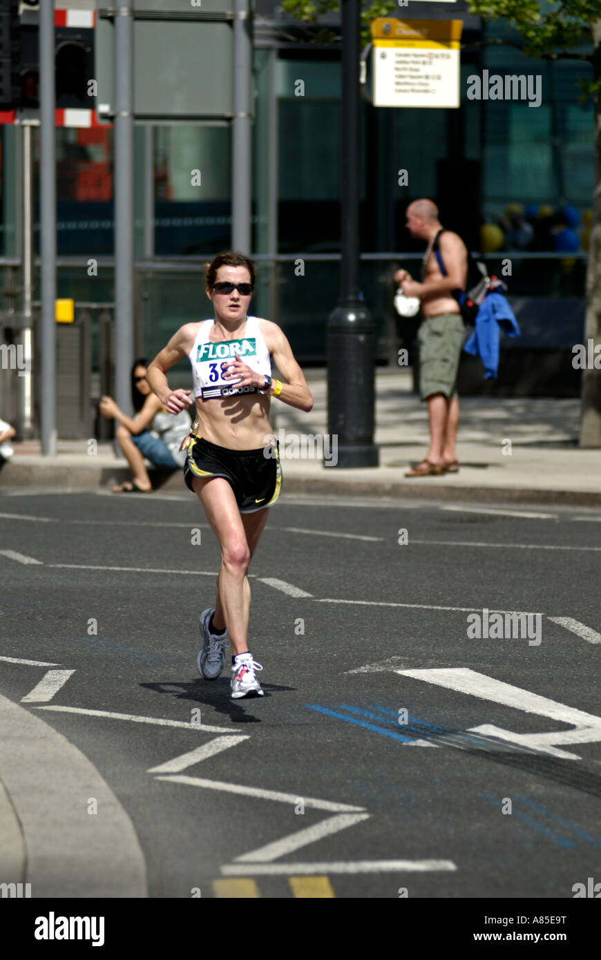 London marathon 2007 hires stock photography and images Alamy