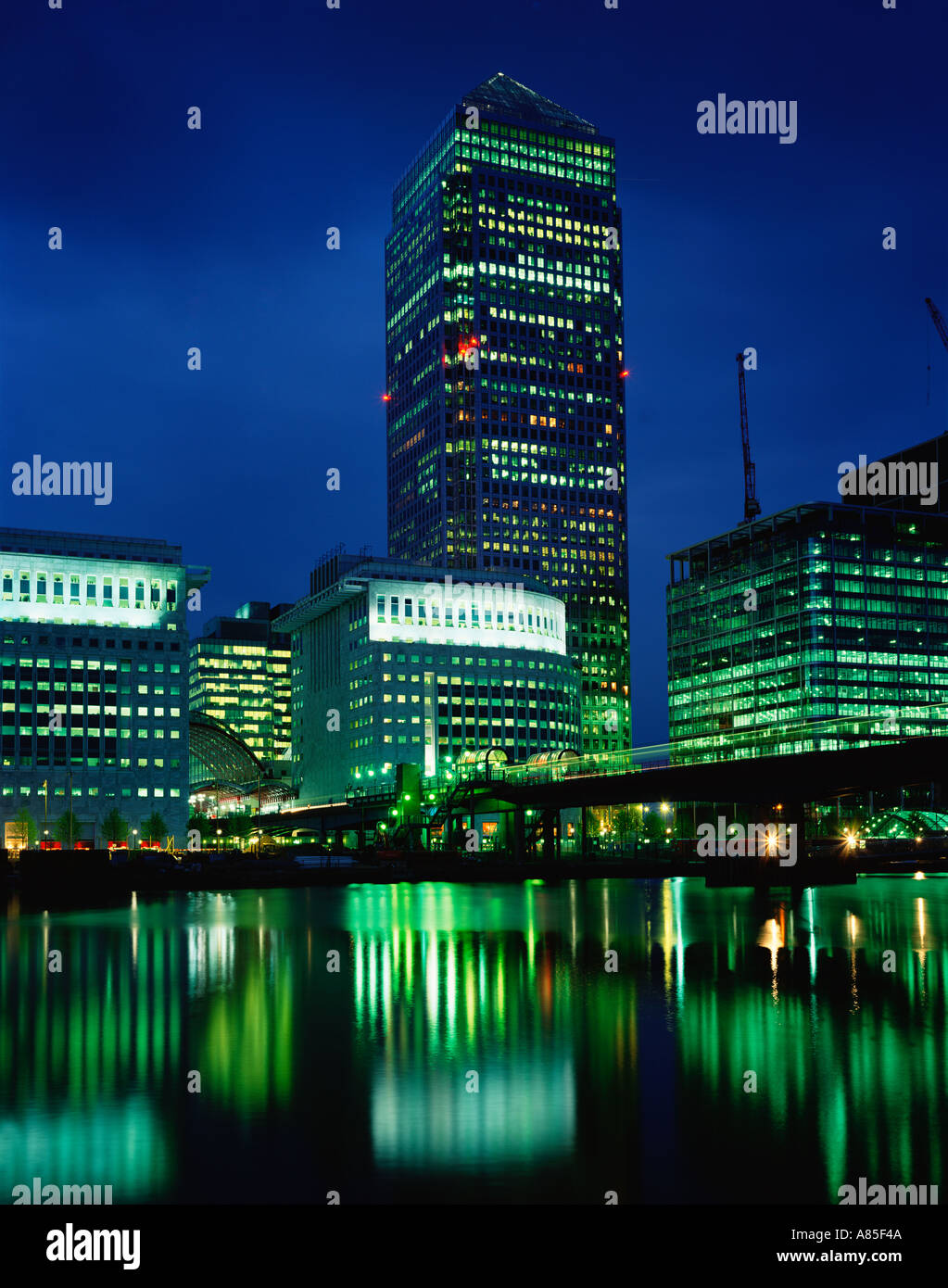 Canary Wharf Tower at night One Canada Square Stock Photo