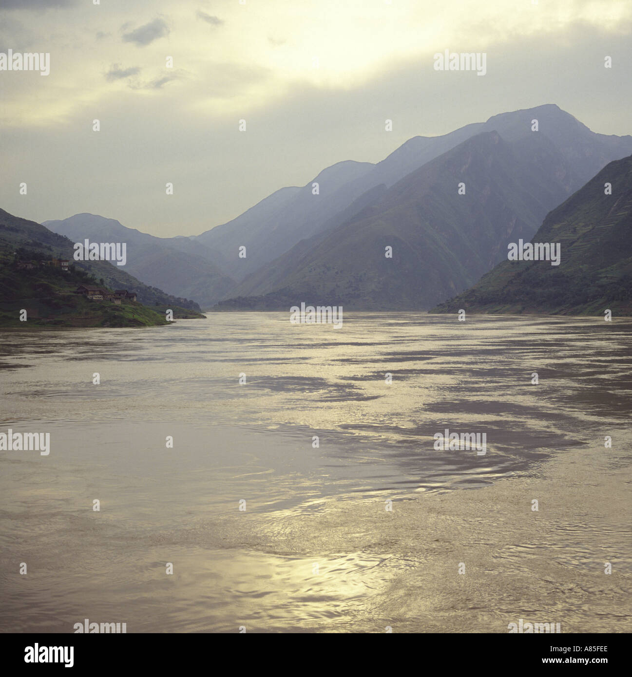 Chang jiang river hi-res stock photography and images - Alamy