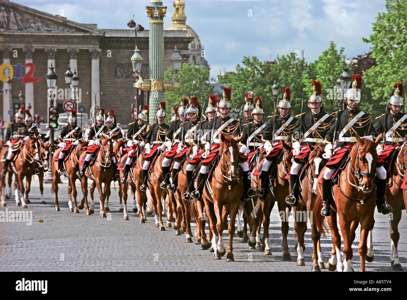 Place de la concorde parade hi-res stock photography and images - Alamy