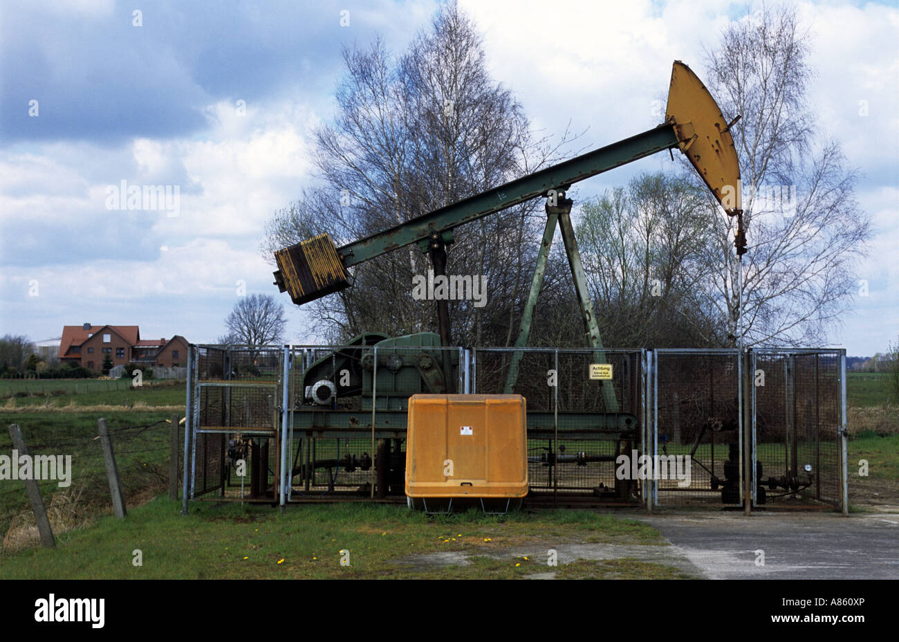 Exxon mobil oil rig hires stock photography and images Alamy