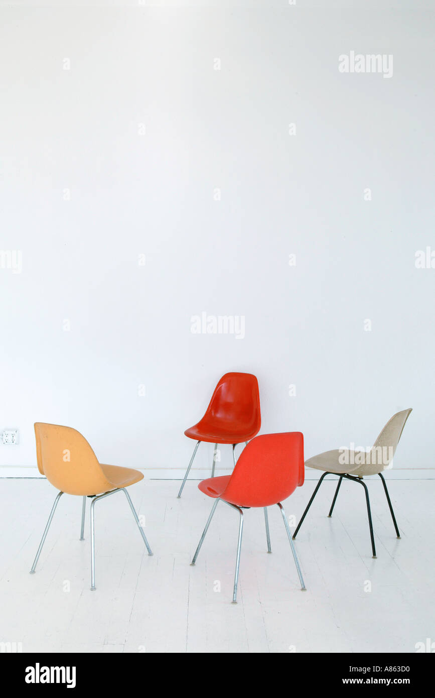 Chairs arranged around empty hi-res stock photography and images - Alamy