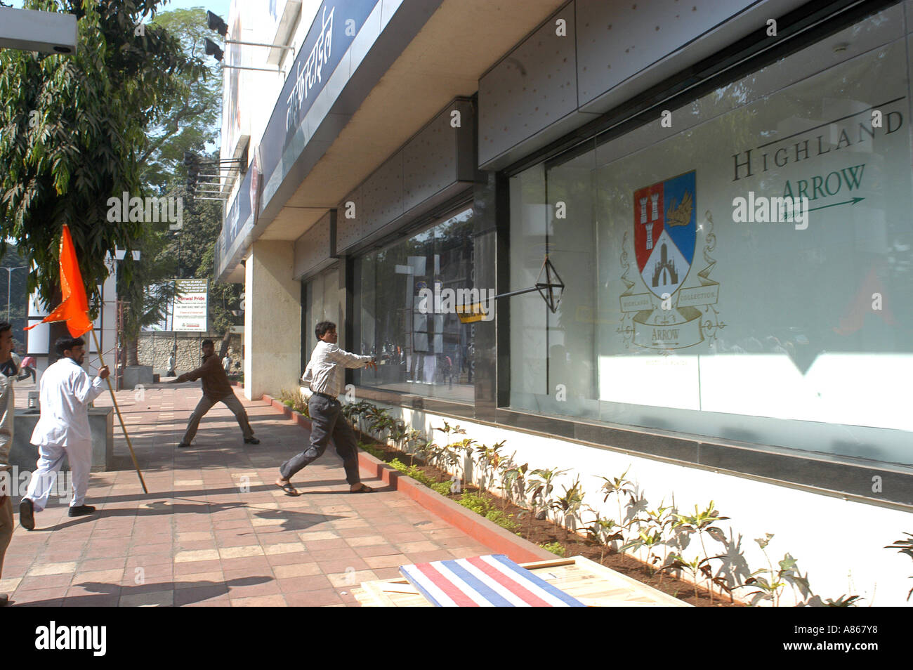 Smashing glass hires stock photography and images Alamy