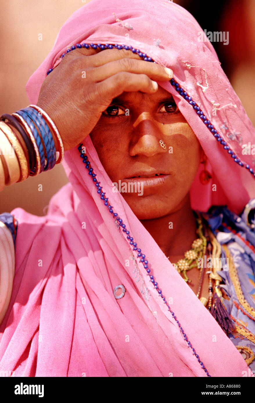 Indian gypsy woman in Rajasthan Stock Photo - Alamy