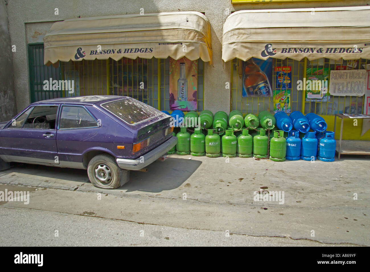 Gas canisters hires stock photography and images Alamy