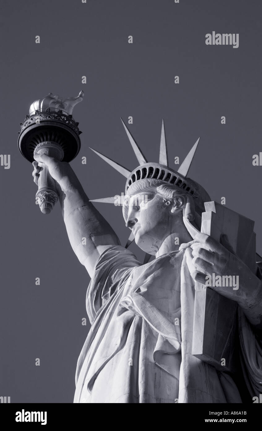 Tourist immigrant statue icon hires stock photography and images Alamy