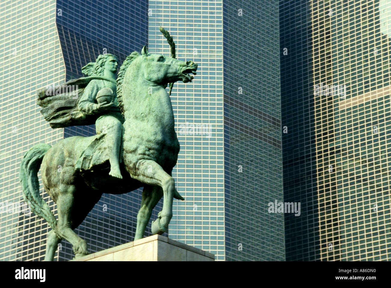 Manhattan New York City United Nations Building The Peace Monument