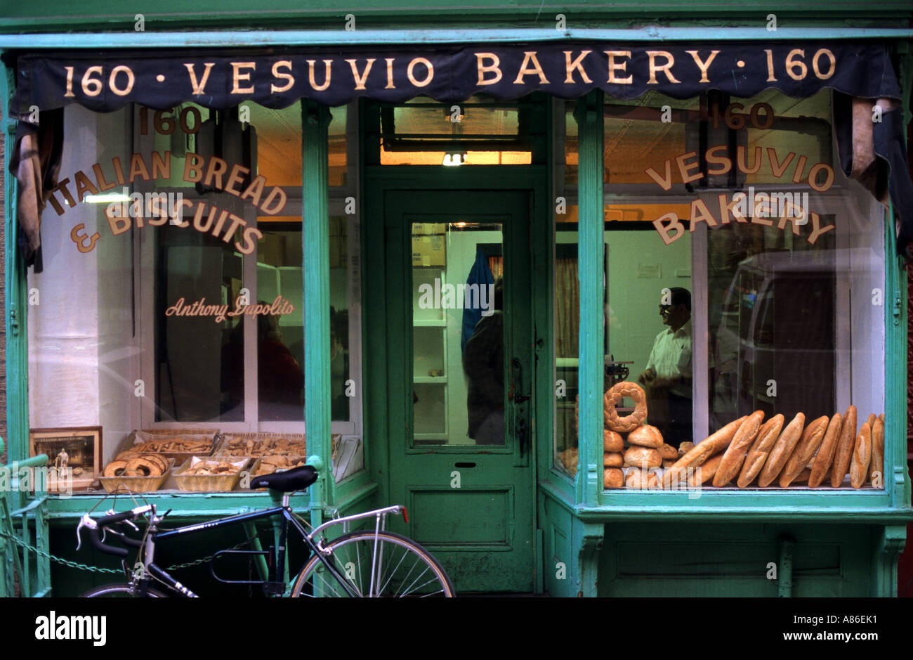 Vesuvio Bakery italian bread Biscuits New York Manhattan Village Soho