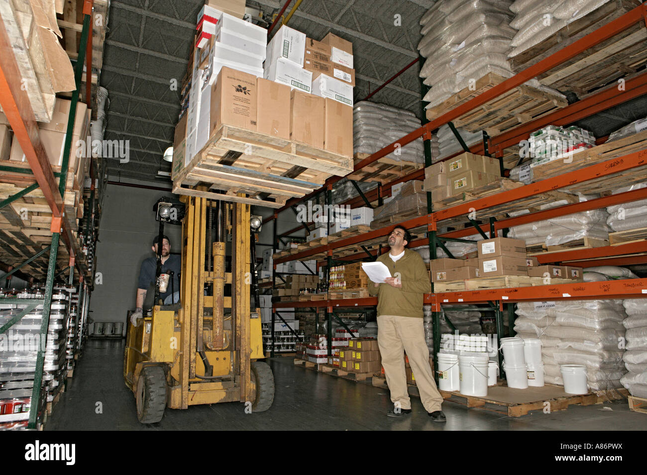 Forklift moving lumber hires stock photography and images Alamy