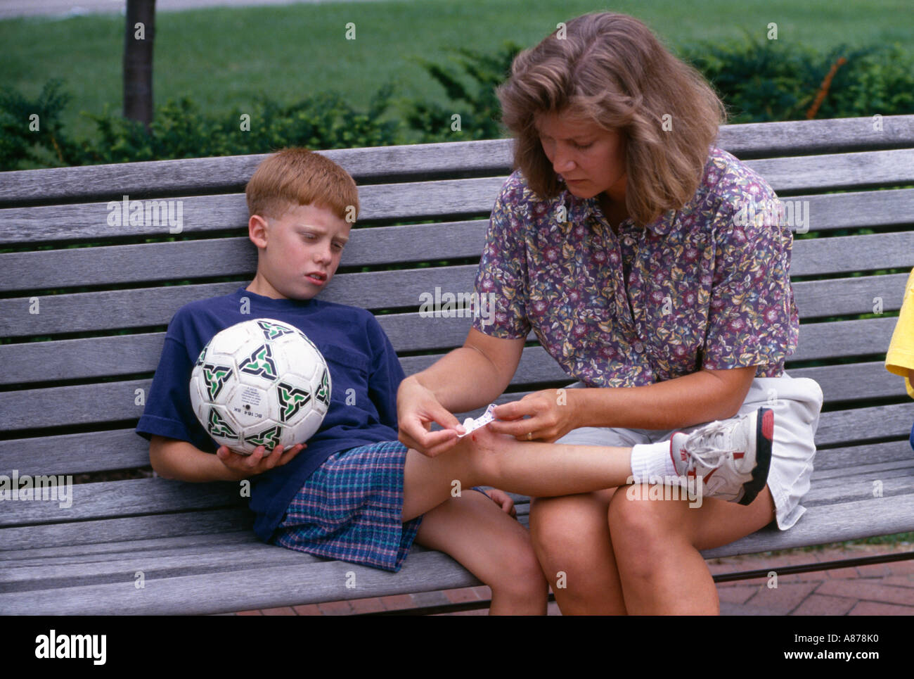 Kid with scraped knee hires stock photography and images Alamy