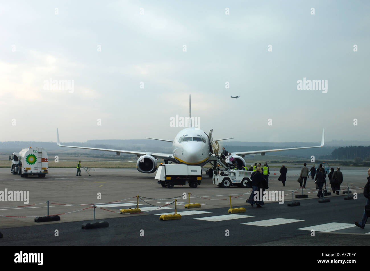 Dalcross Passenger Arrivals from a Ryanair Boeing 737-8AS on the airfield Stand Stock Photo