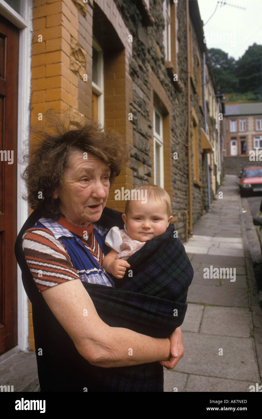 Nursing shawl hires stock photography and images Alamy