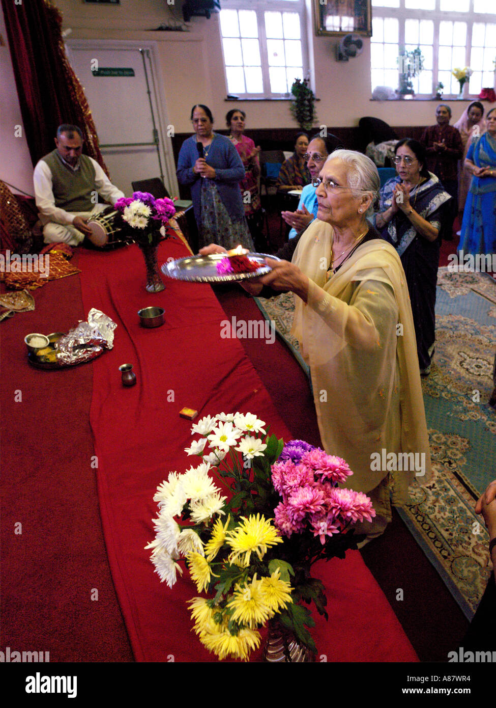 Hindu centre wimbledon hi-res stock photography and images - Alamy