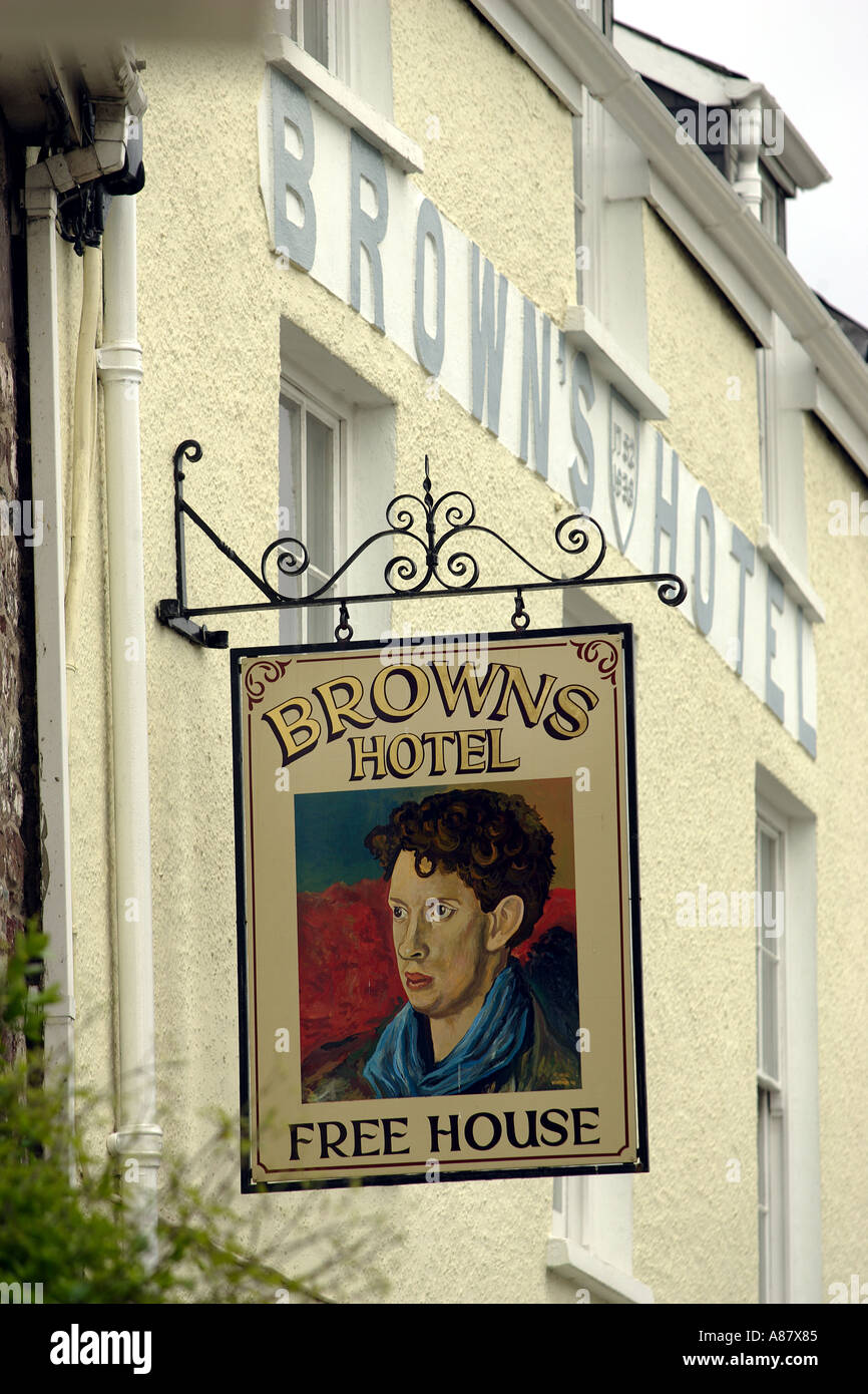 Brown s Hotel in Laugharne Dylan Thomas favourite drinking venue Stock Photo