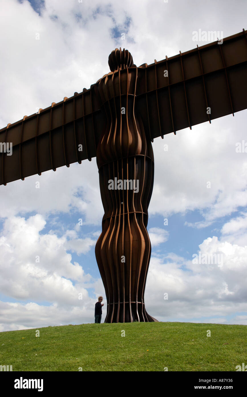 Angel of the North sculpture by Anthony Gormley Gateshead Newcastle ...