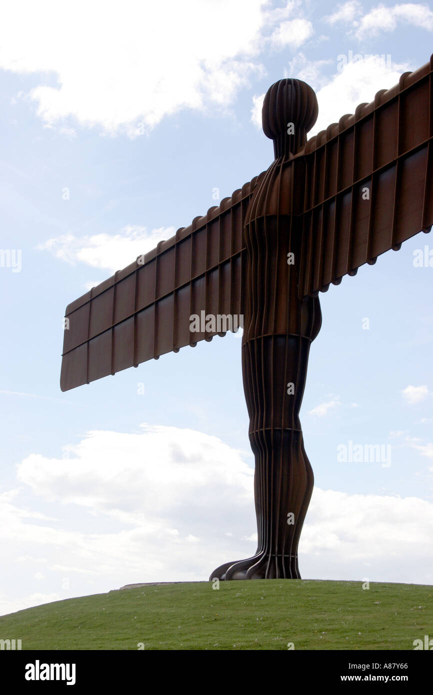Angel of the North sculpture by Anthony Gormley Gateshead Newcastle ...