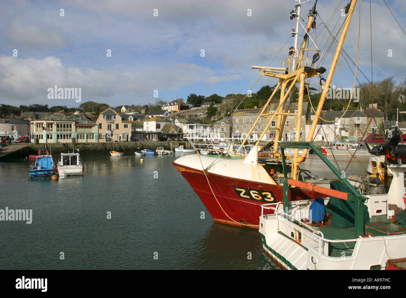 Padstow bay fishing hi-res stock photography and images - Alamy