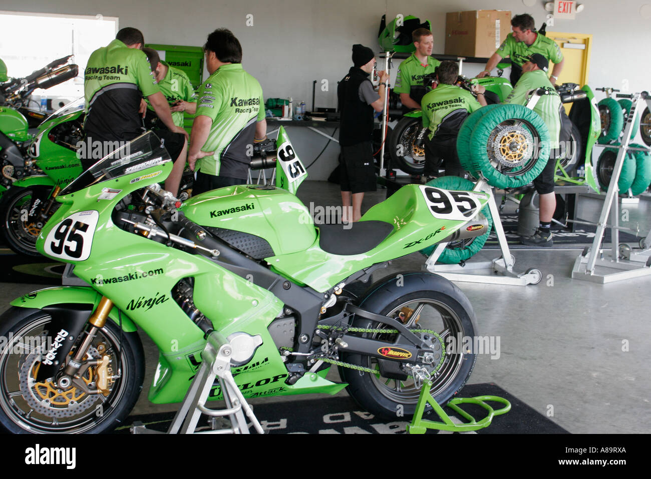 Motorcycle racing on the beach hi-res stock photography and images - Alamy