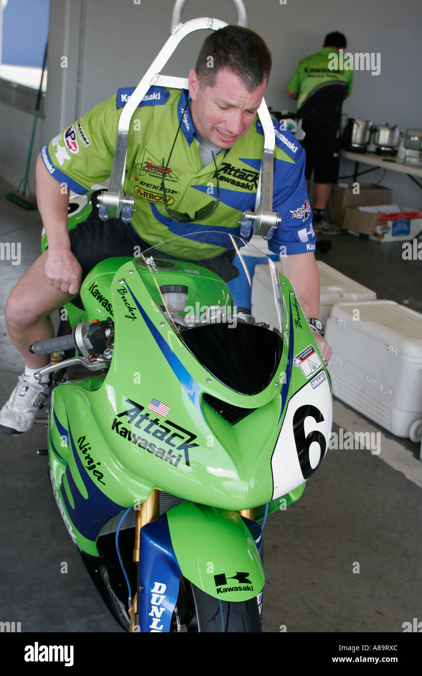 Motorcycle racing on the beach hi-res stock photography and images - Alamy