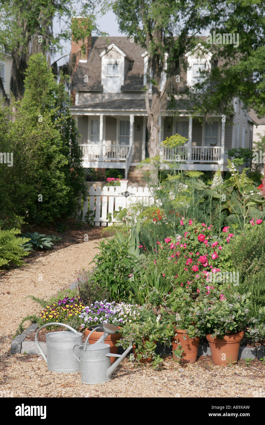 Alabama Pike Road,The Waters,planned community,new homes,traditional Americana architecture,garden,visitors travel traveling tour tourist tourism land Stock Photo