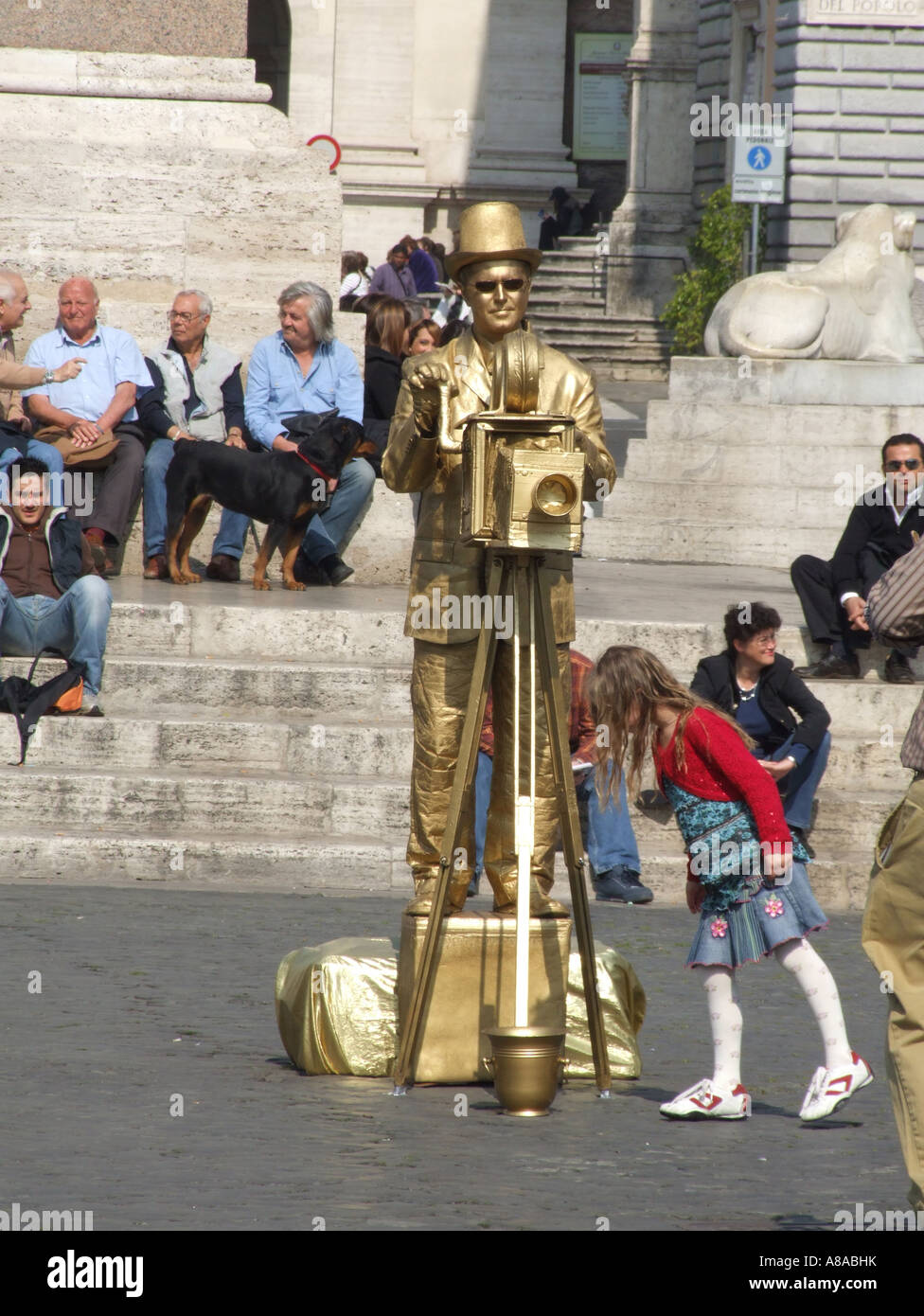 street entertainer at piazza del popolo rome Stock Photo - Alamy