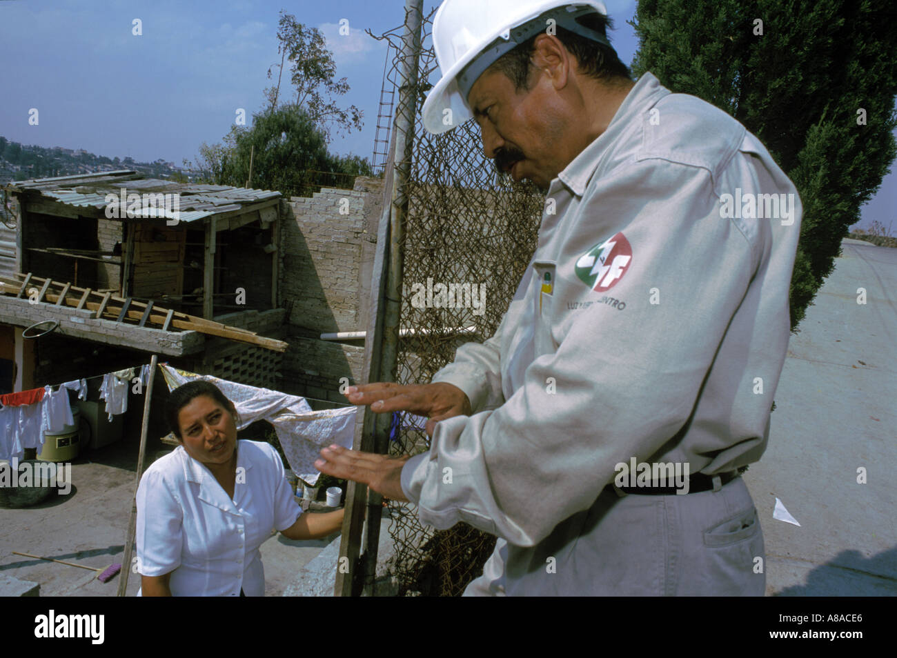 Electrical worker central light hi-res stock photography and images - Alamy