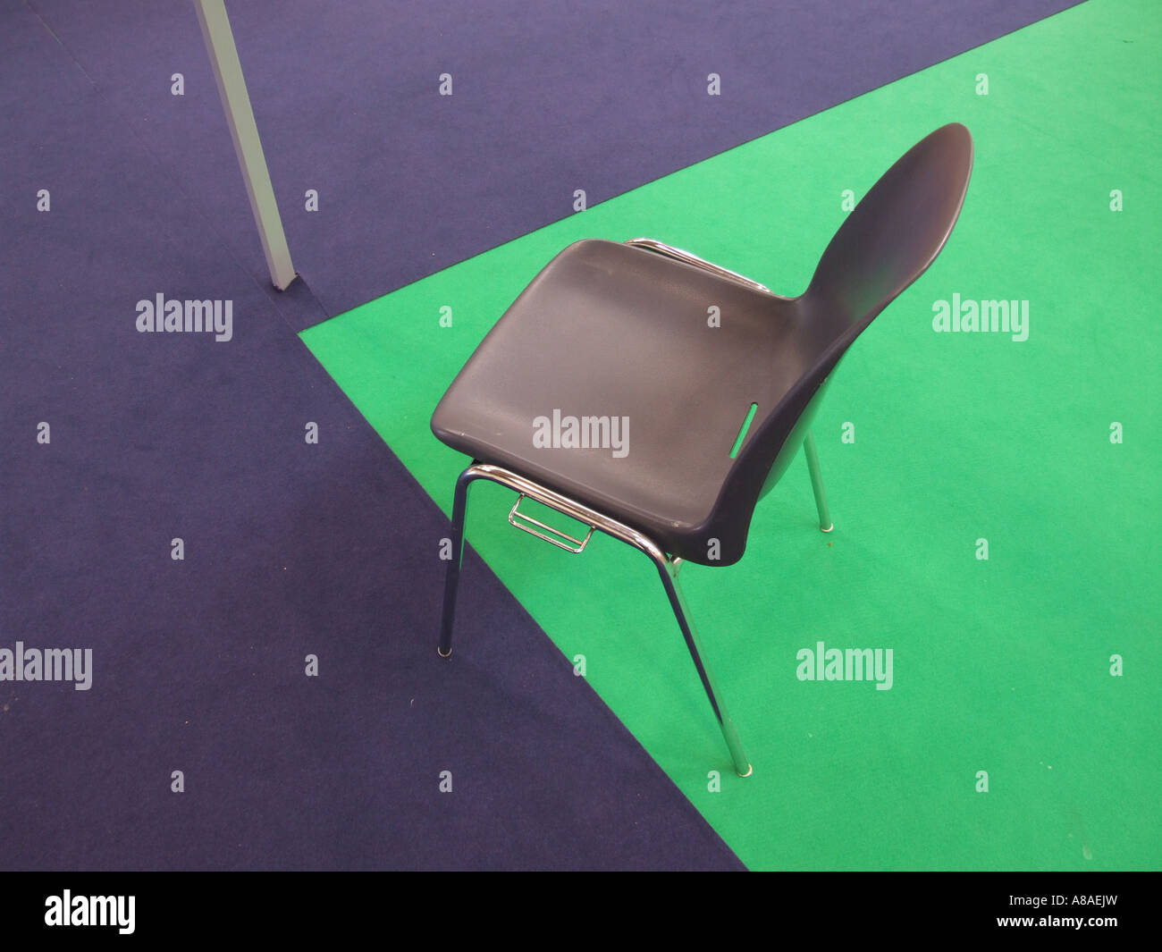 office chair and desk Stock Photo Alamy