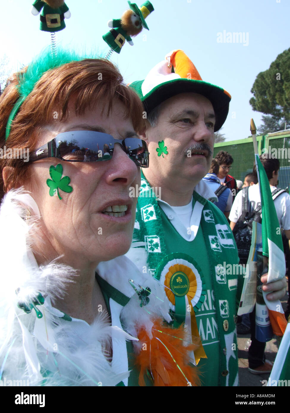 Rugby fan couple hi-res stock photography and images - Alamy