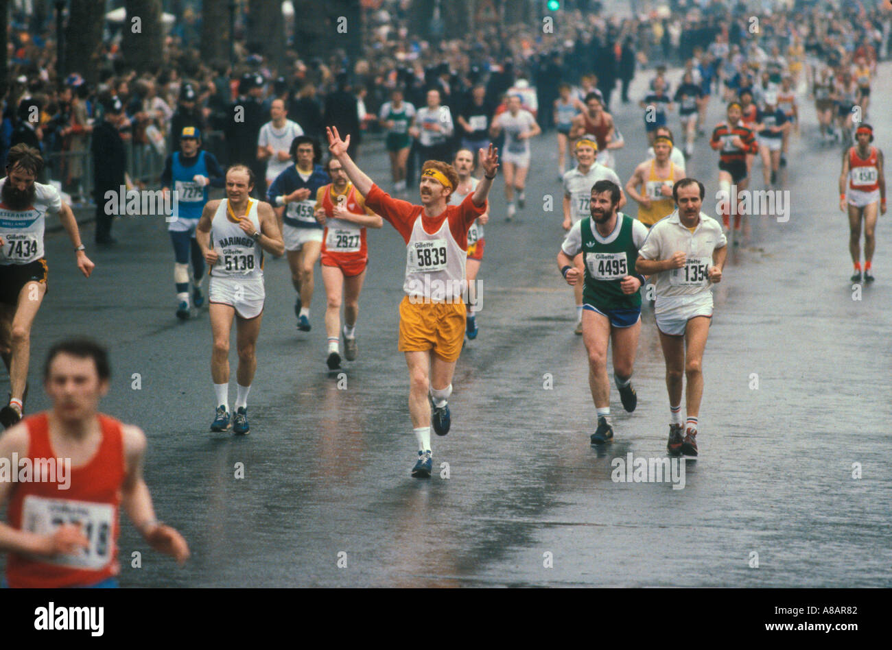Competitors in the first London Marathon 1981 Stock Photo Alamy